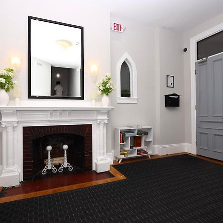 Stylish Newbury Street Studio, #4 Boston Exterior photo