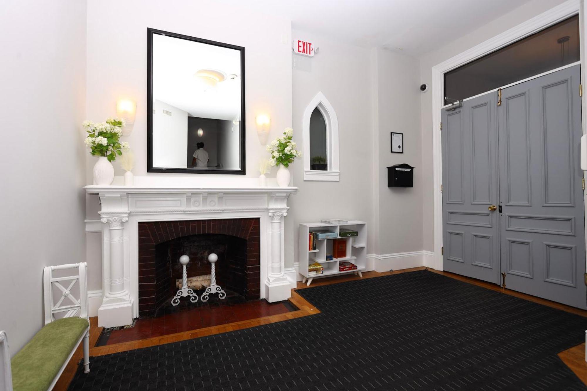 Stylish Newbury Street Studio, #4 Boston Exterior photo